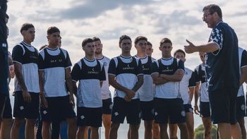 Alfredo Berti y los jugadores definen quién será el capitán de Independiente Riviadavia ante Sarmiento Alfredo Berti y los jugadores definen quién será el capitán de Independiente Riviadavia ante Sarmiento