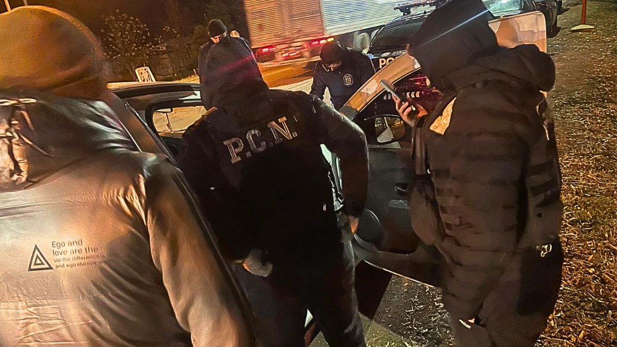 El personal policial interceptó a quienes transportaban la droga en el distrito de Jocolí, en Lavalle. El personal policial interceptó a quienes transportaban la droga en el distrito de Jocolí, en Lavalle.