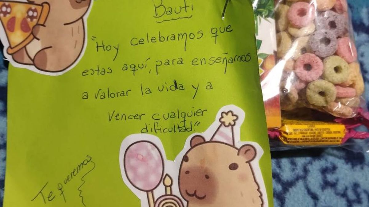 Este viernes Bauti no asiste a su escuela y por eso su seño y compañeros le dejaron este mensaje. Este viernes Bauti no asiste a su escuela y por eso su seño y compañeros le dejaron este mensaje.