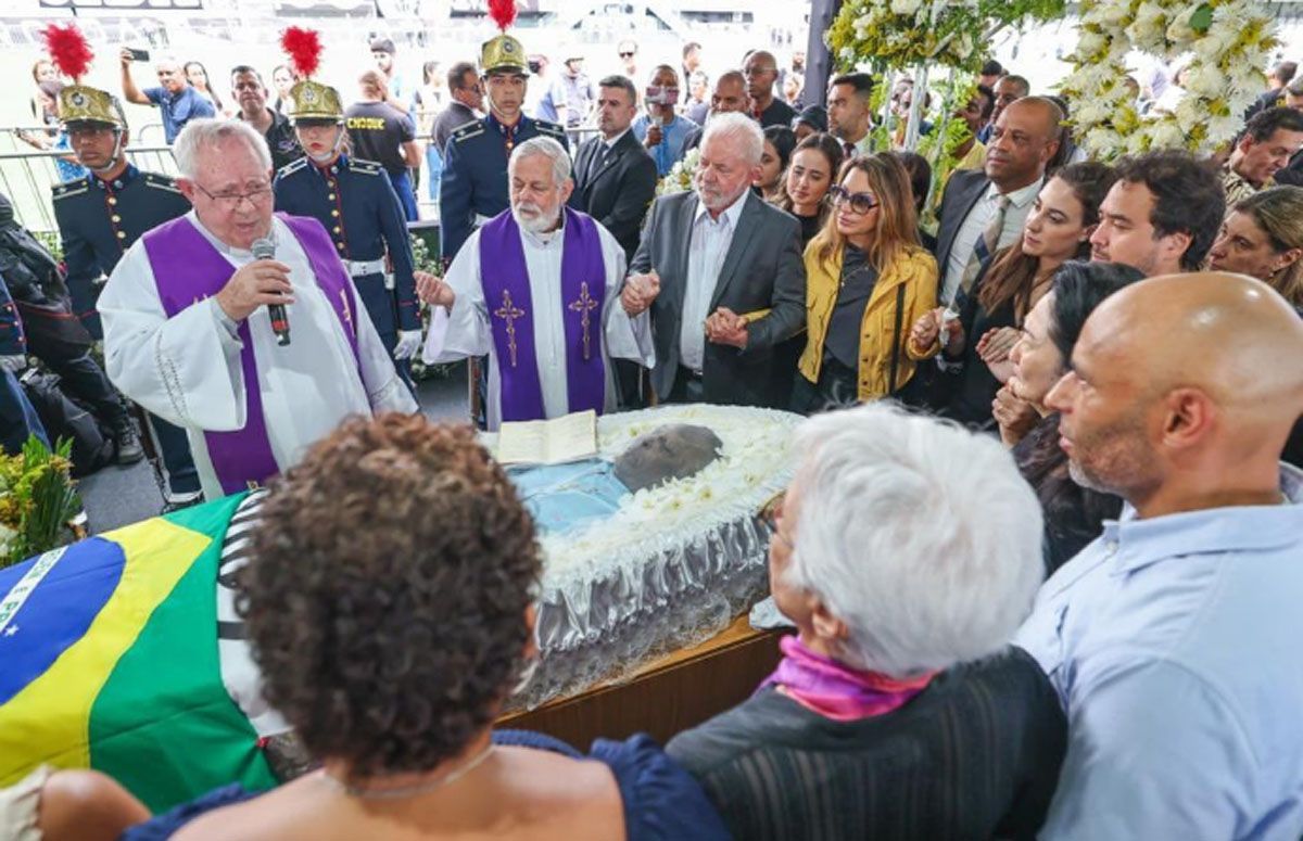 Lula, a horas de su asunción, asistió al velorio de Pelé