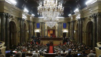 El Parlamento catalán defendió a Puigdemont y criticó a Madrid