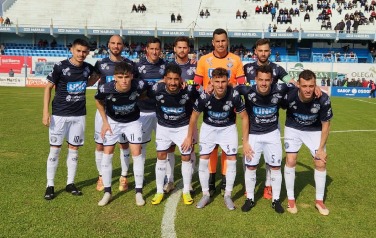 Independiente Rivadavia fue goleado por Estudiantes de Río Cuarto