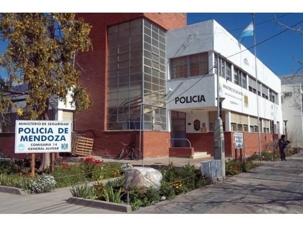 Cuatro amigos terminaron a las trompadas dentro de una comisaría