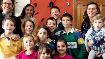 España: tienen 11 hijos, todos infectados con coronavirus y así pasan la cuarentena