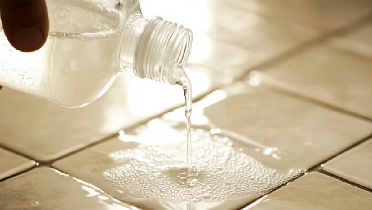 El agua oxigenada es protagonista en distintos trucos caseros.&nbsp;