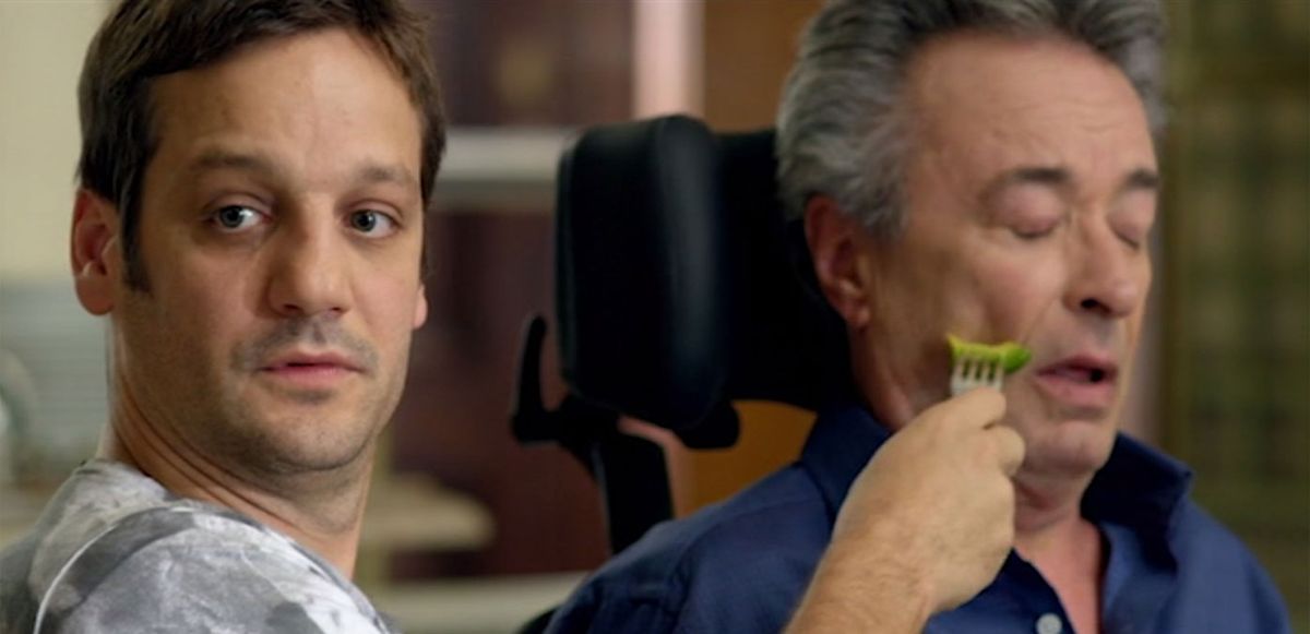 Rodrigo De La Serna la rompe con su personaje impulsivo, en la película Inseparables, de Netflix.