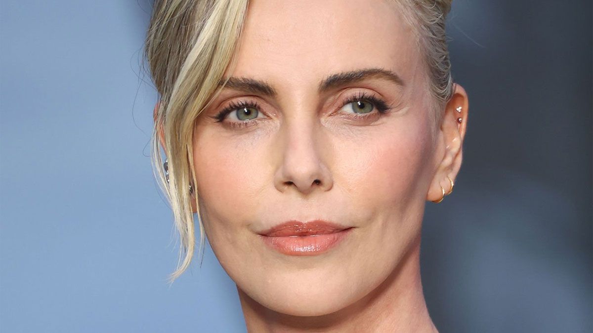 La actriz Charlize Theron interpreta a Andy en la película de Netflix.