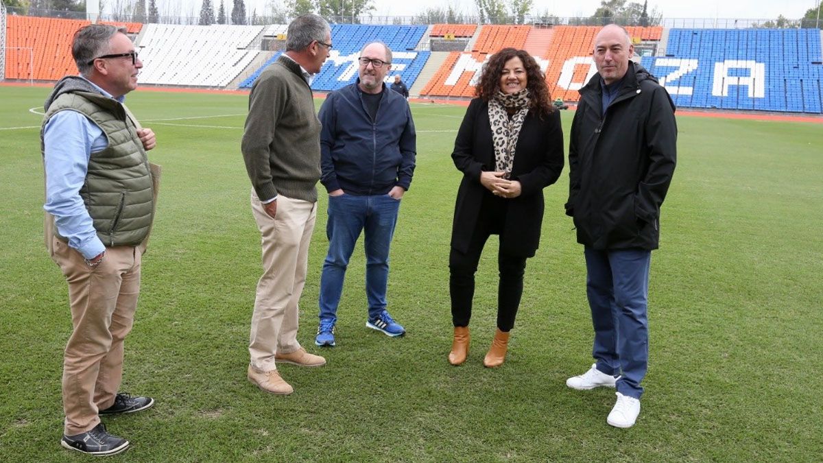 Federico Chiapetta y Nora Vicario habían recibido la visita de la FIFA hace solo una semana por la organización del Mundial Sub 20.
