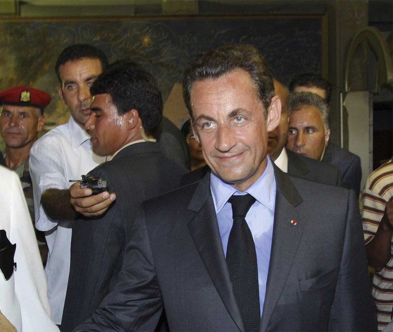 Nicolas Sarkozy, ex presidente de Francia, fue condenado este lunes a tres años de cárcel, uno de ellos firme, por corrupción y tráfico de influencias.