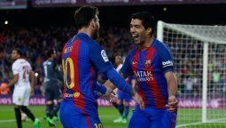 Luis Suárez y Leo Messi noquearon al Sevilla en pocos minutos