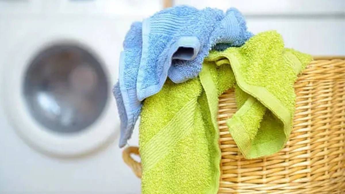 Cómo eliminar las manchas de tintura de cabello de las toallas