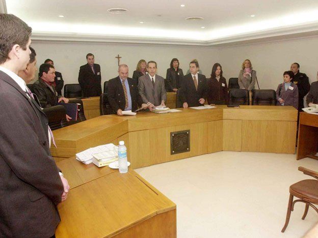 Más de cien personas se inscribieron en la prueba piloto de juicios por jurado