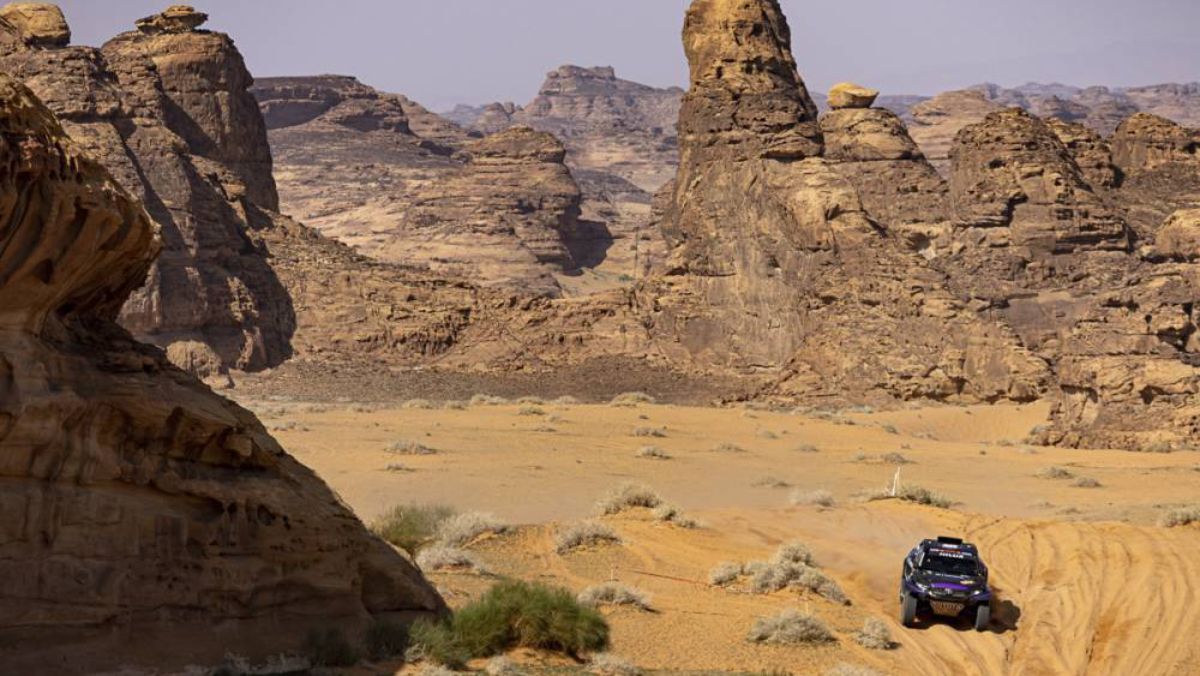 Juan Cruz Yacopini y su Toyota Hilux durante el Prólogo del Rally Dakar 2024. Juan Cruz Yacopini y su Toyota Hilux durante el Prólogo del Rally Dakar 2024.