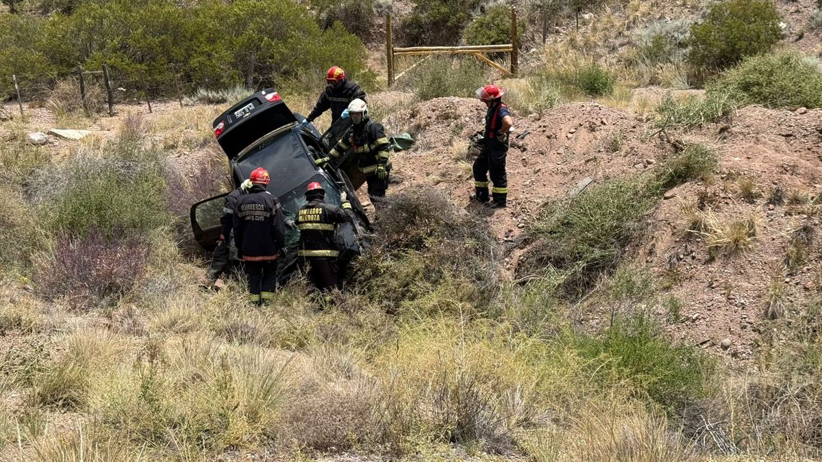La madre del niño de 6 años que murió en el accidente de la Ruta 7 tiene fracturas cervicales