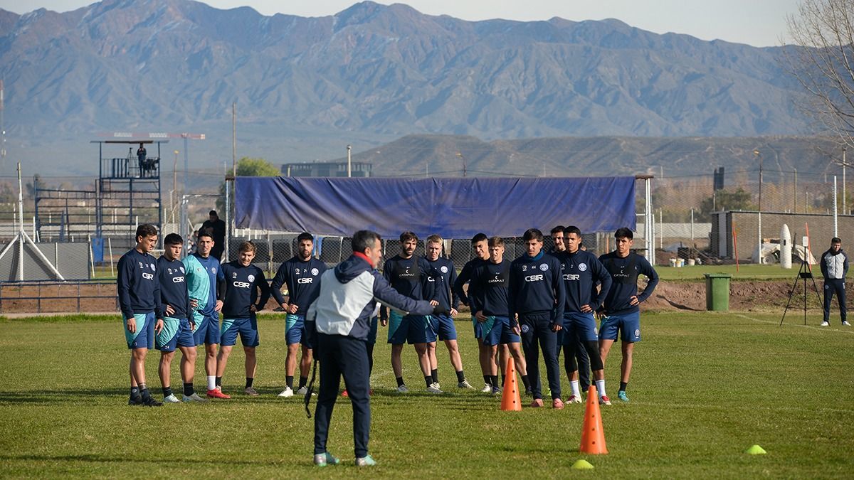 Independiente Rivadavia comenzó una nueva semana de entrenamientos de pretemporada. Foto: Martín Pravata/UNO.&nbsp;
