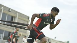 Miguel Borja sería titular en la delantera de River