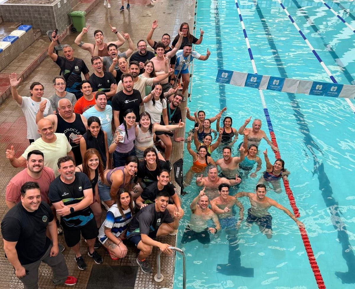 En la actualidad, el&nbsp;equipo M&aacute;ster de la Ciudad cuenta con m&aacute;s de 140 nadadores que se entrenan en el Gimnasio N&deg;1 y 3 un total de 3 veces por semana.