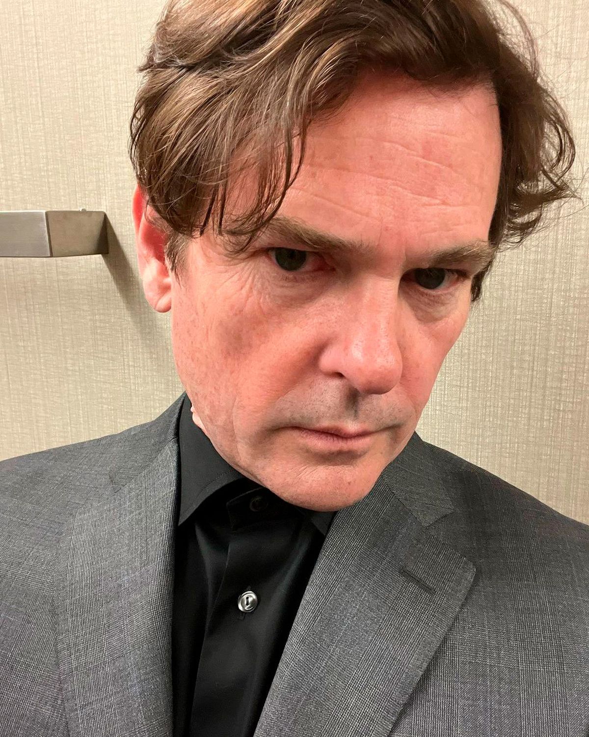 Henry Thomas se ha convertido en actor fetiche de Mike Flanagan, con quien acaba de estrenar en Netflix nueva serie, la adaptación de Henry Thomas se ha convertido en actor fetiche de Mike Flanagan, con quien acaba de estrenar en Netflix nueva serie, la adaptación de