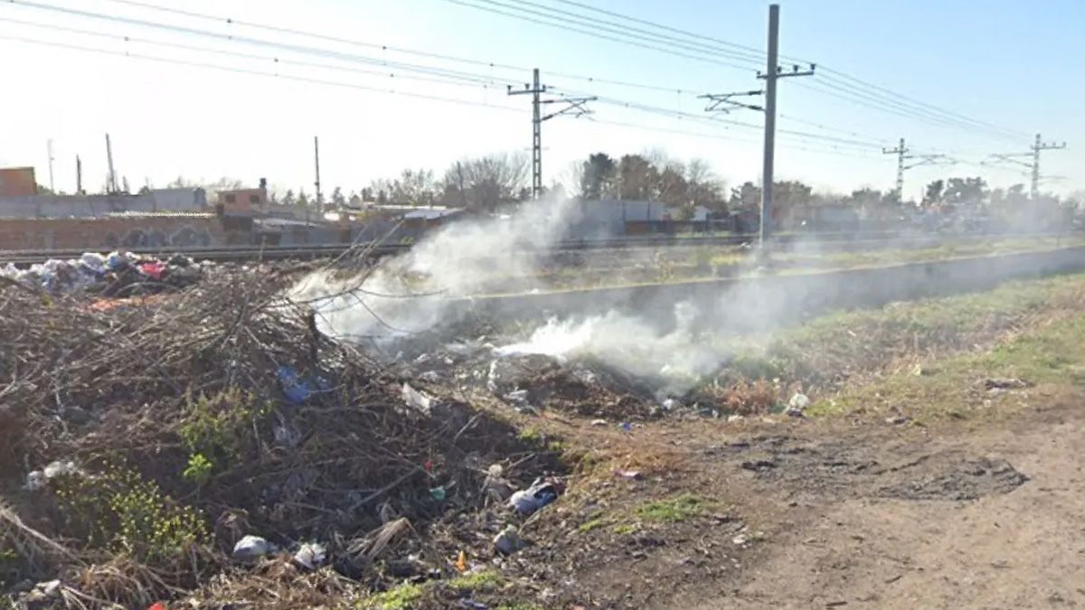 Un nene de dos años murió atropellado por un tren y los vecinos agredieron al maquinista