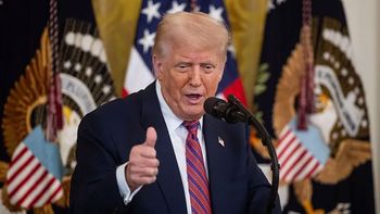 Donald Trump firmó la primera gran ley nacional sobre criptomonedas