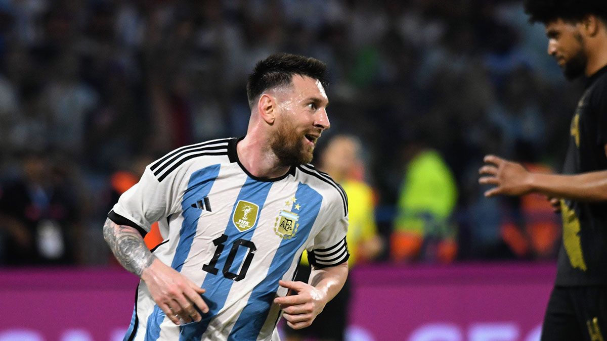 Lionel Messi marcó un hat-trick para la Selección argentina