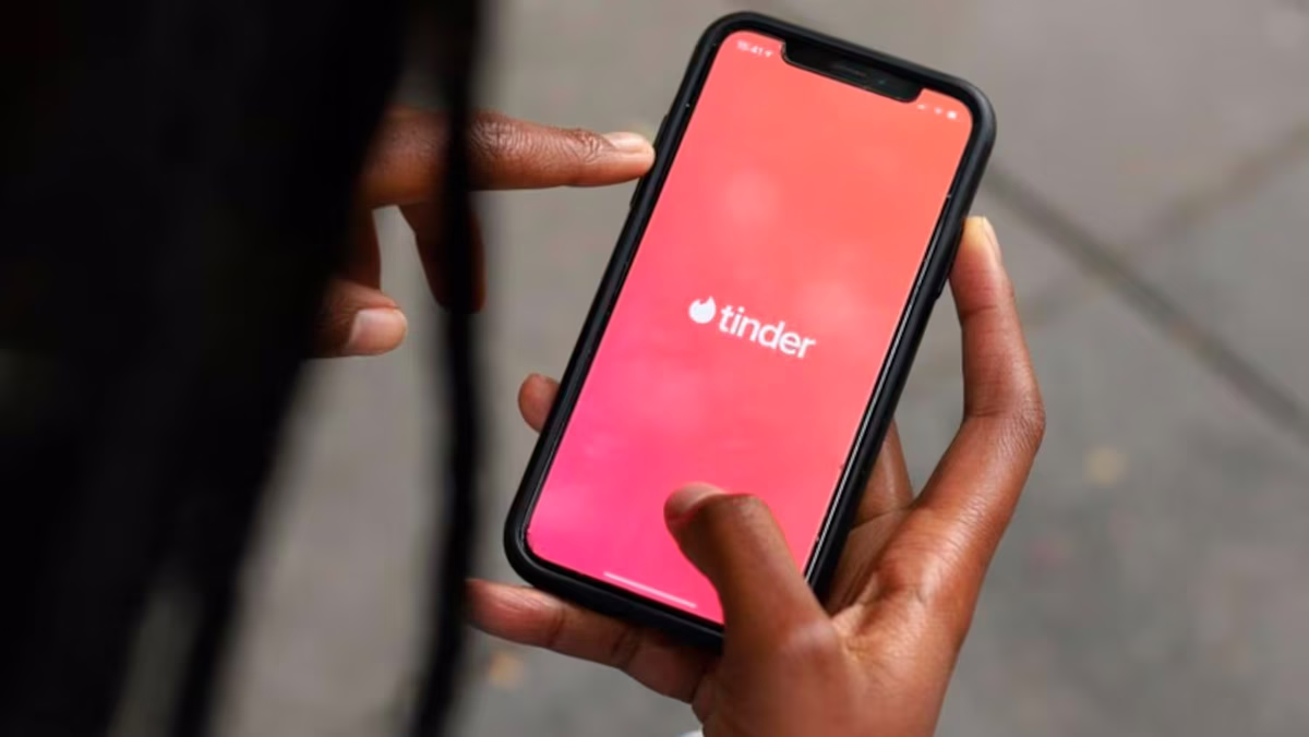 Tinder: conoció a un hombre y la estafó con 50 millones de pesos