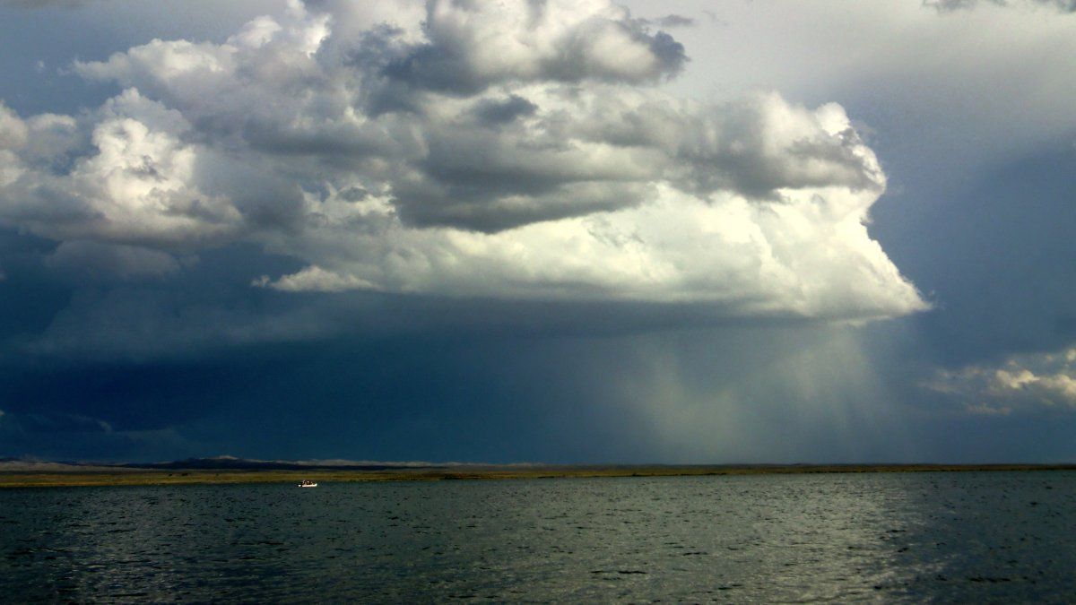 El tiempo: tardes calurosas y tormentas el viernes