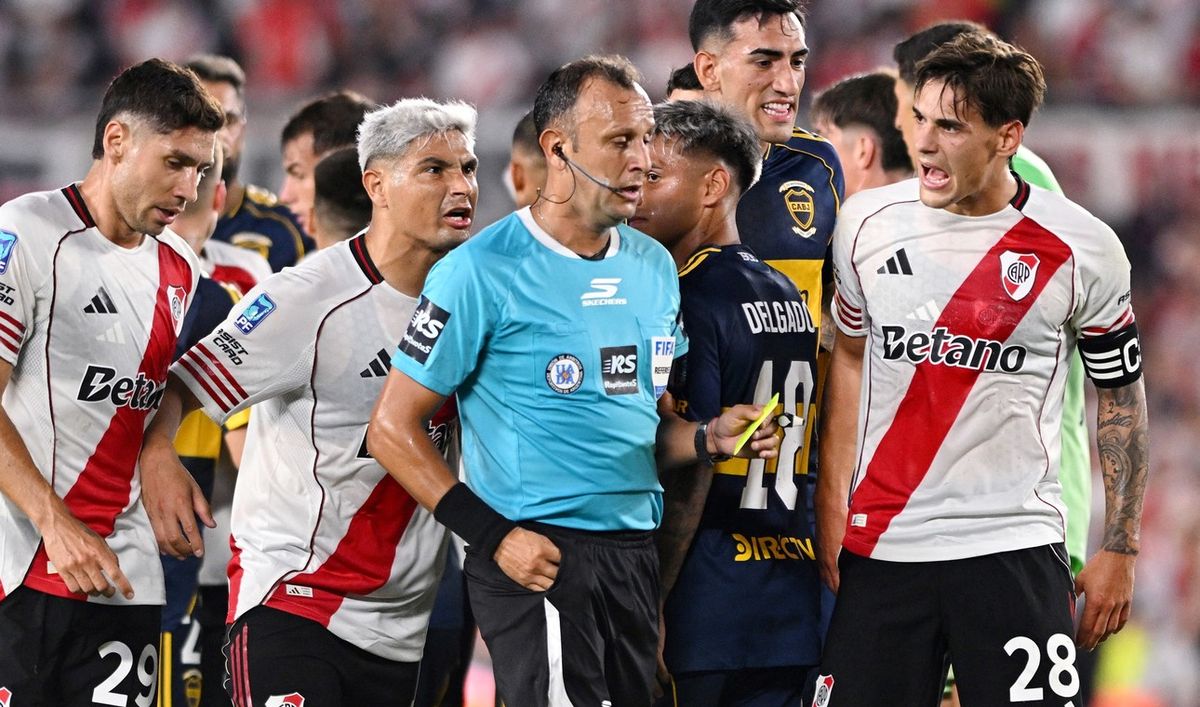 Por qué Darío Herrera no sancionó penal a favor de River: la explicación del árbitro