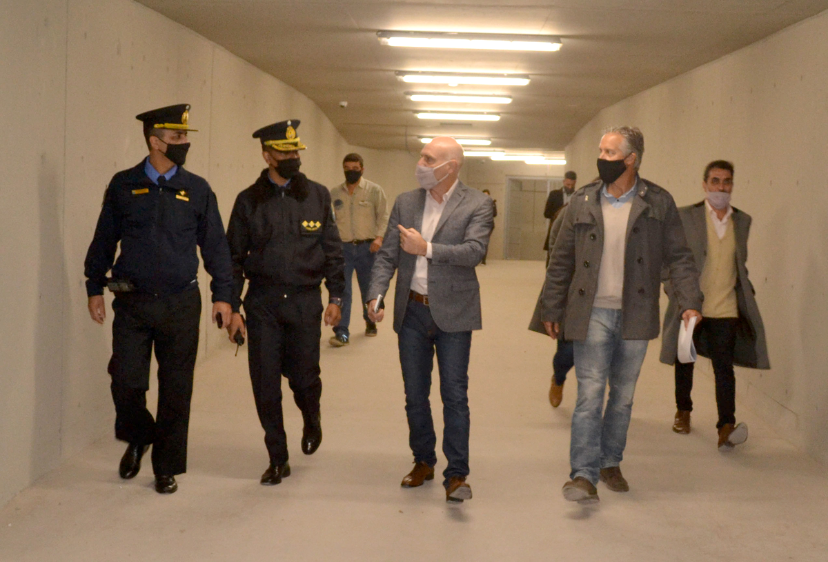 Parte de la recorrida de Garay por el Polo Judicial Penal.