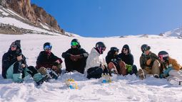 Corona en la montaña,&nbsp;la marca acerca experiencias de invierno a los principales centros de esquí de Argentina, desde el primer ascenso hasta la última bajada.