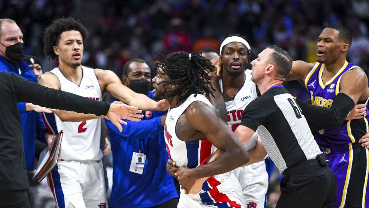 Lebron James desató un escándalo con un codazo sangriento