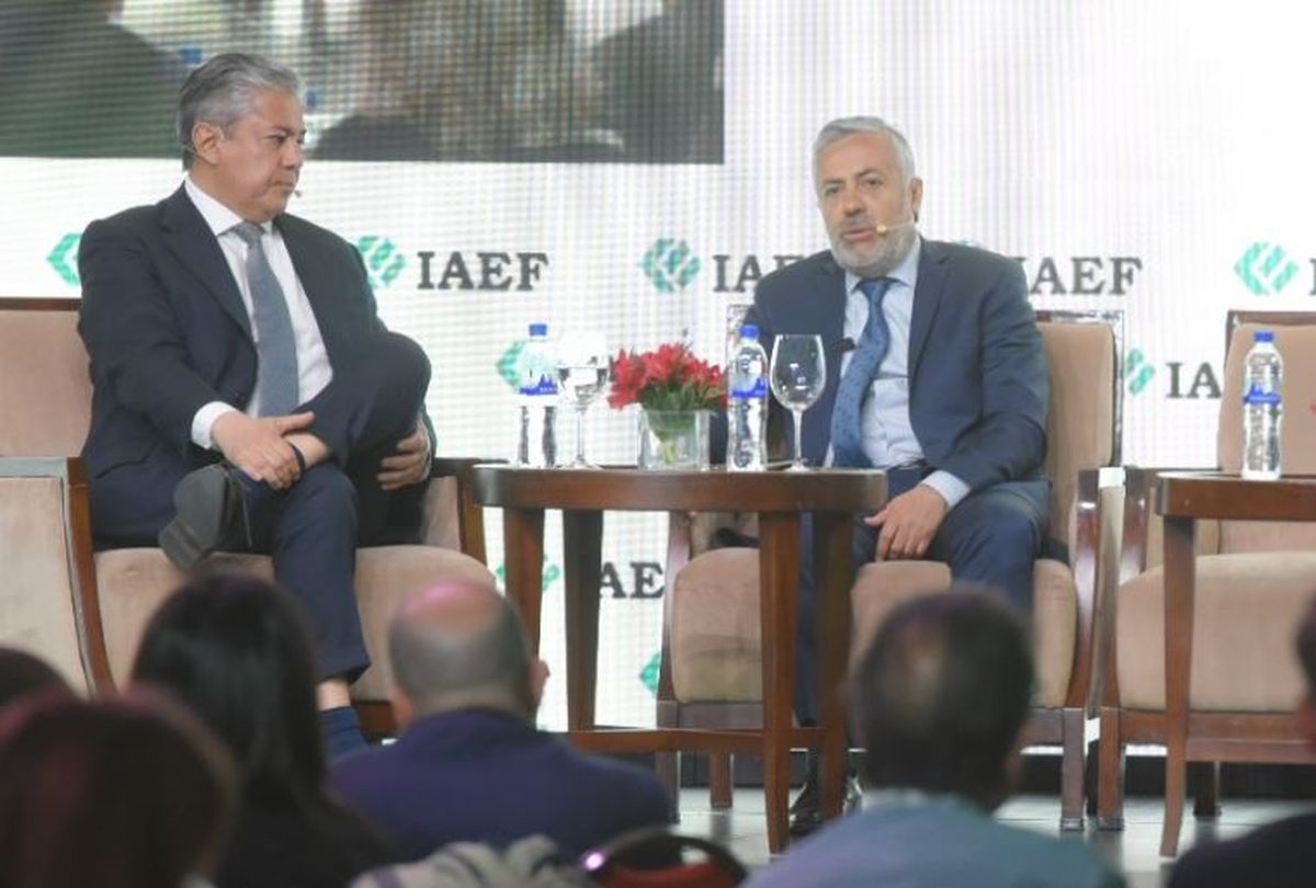Alfredo Cornejo junto al gobernador de Neuquén, Rolando Figueroa. Alfredo Cornejo junto al gobernador de Neuquén, Rolando Figueroa.