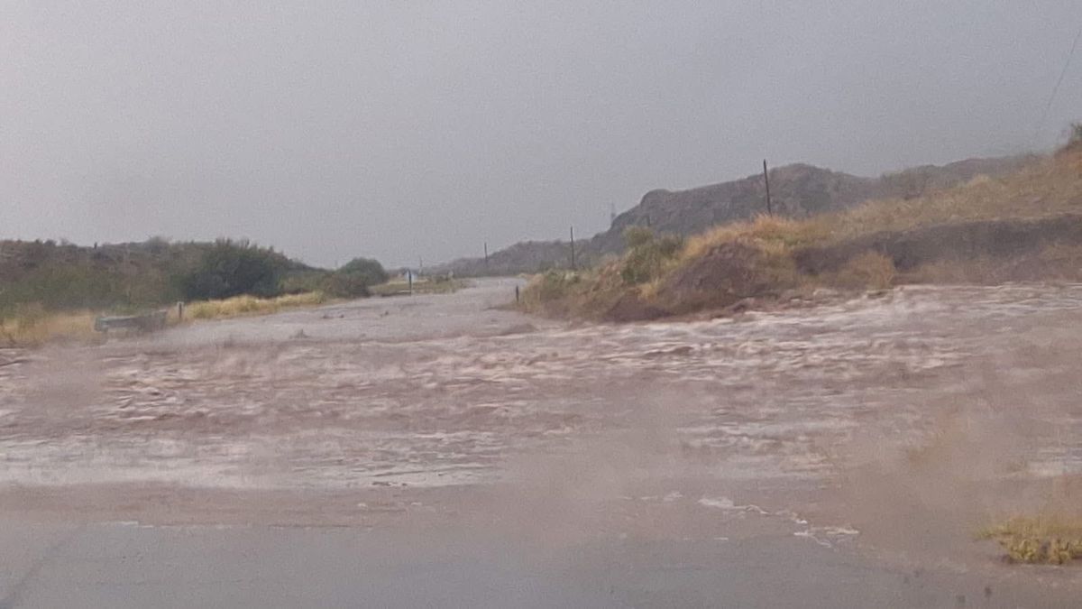 Las tormentas provocaron el desborde del río Diamante, en San Rafael. Las tormentas provocaron el desborde del río Diamante, en San Rafael.