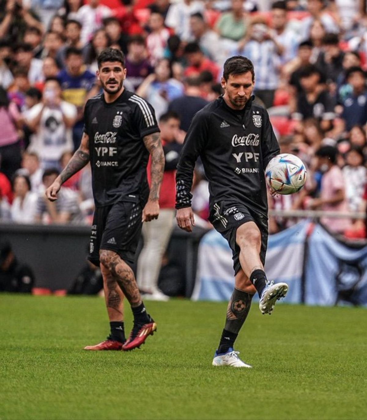 La Selección Argentina, con De Paul y Messi, se entrenó en San Mamés