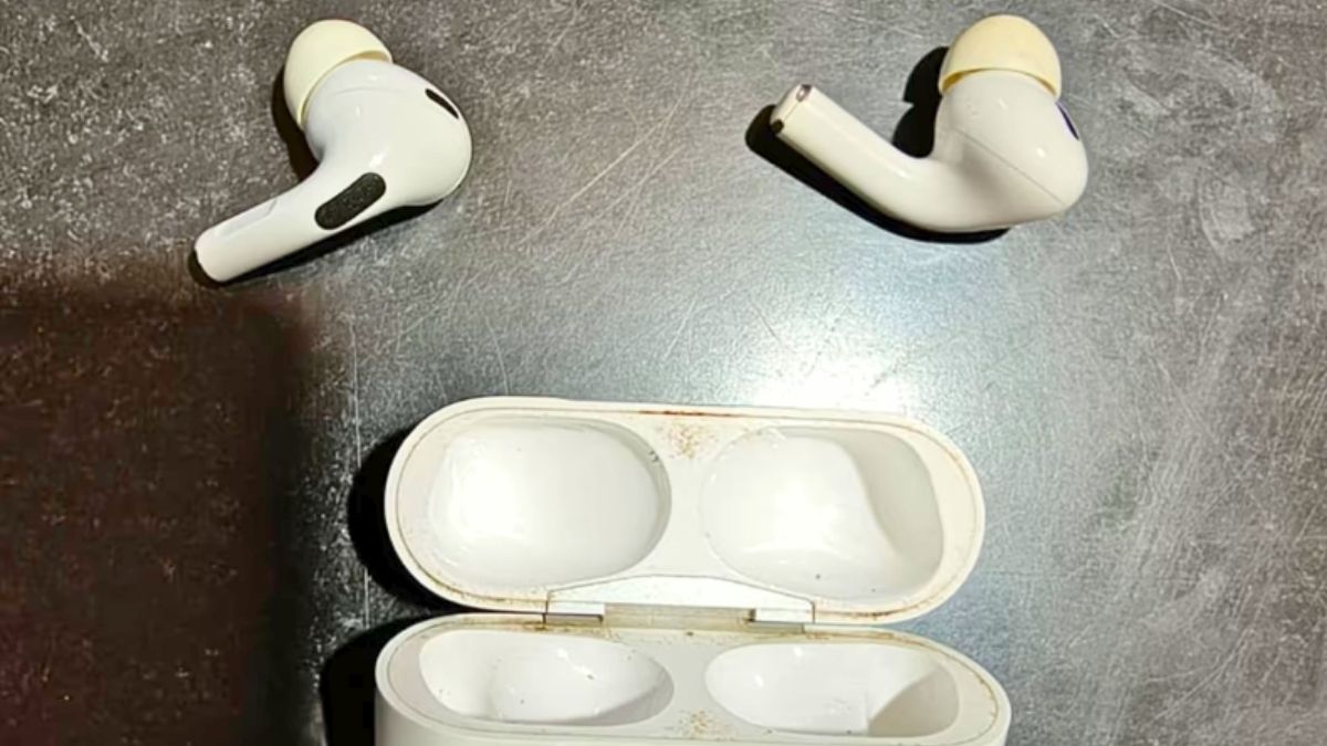 Los auriculares que llevaron a la detención del sospechoso del robo. Los auriculares que llevaron a la detención del sospechoso del robo.
