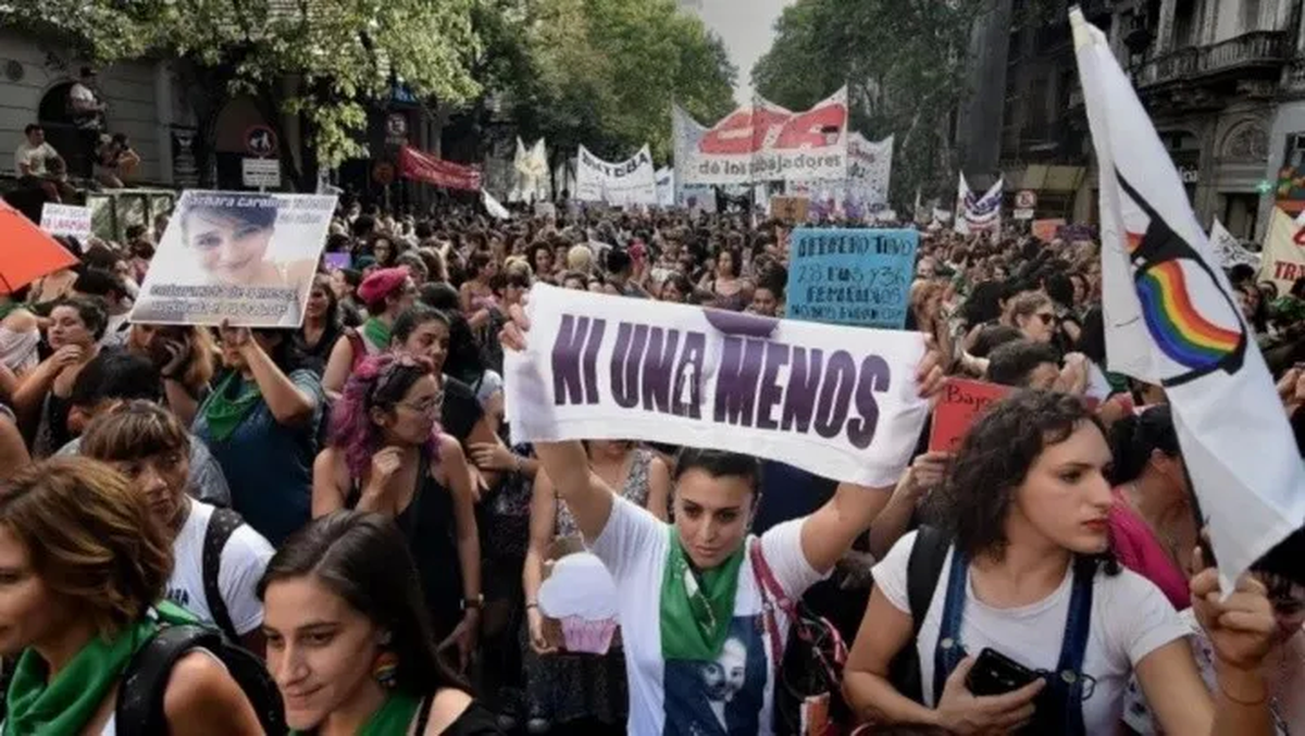 &nbsp;Ni una menos en una de las marchas contra los femicidios y la violencia de género. (Foto: archivo).