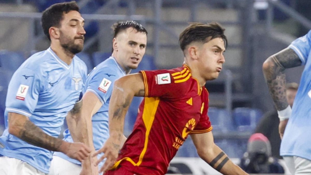 Paulo Dybala fue titular en el clásico romano. Paulo Dybala fue titular en el clásico romano.