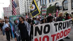 Personas participan en una protesta de ICE fuera de Chicago en Chicago, Illinois, Estados Unidos (Archivo). Crédito: EFE/EPA/Able Uribe.