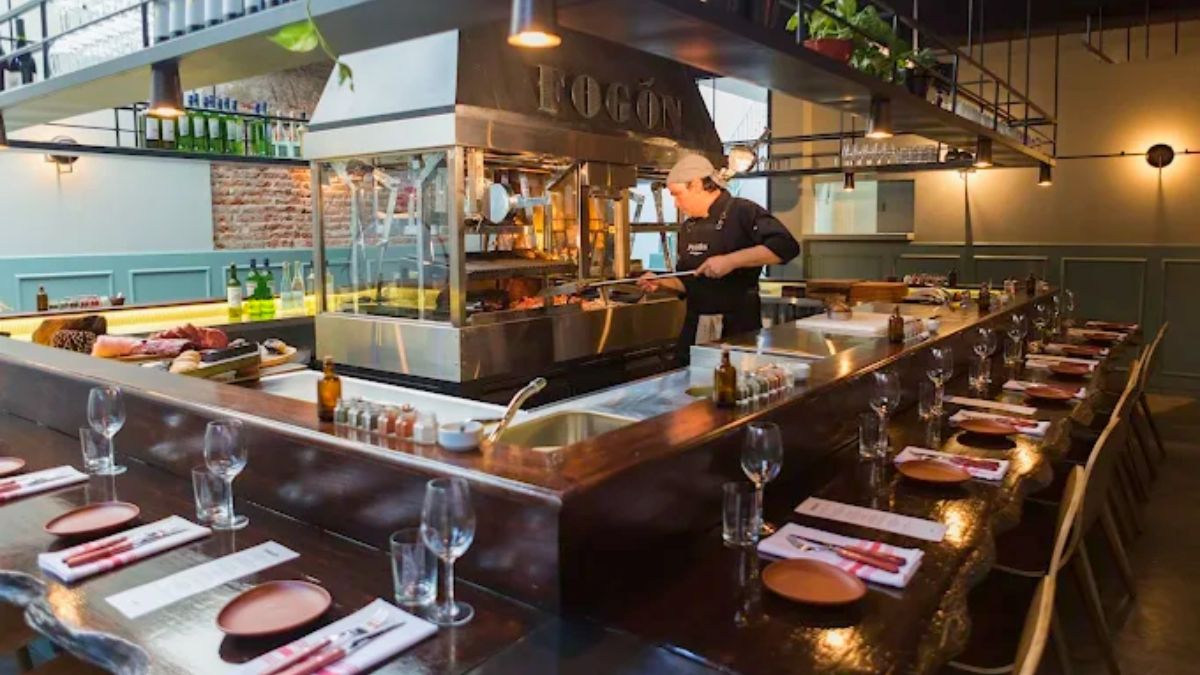 Fogón Asado, un bodegón cuyo nombre habla por sí mismo. Fogón Asado, un bodegón cuyo nombre habla por sí mismo.