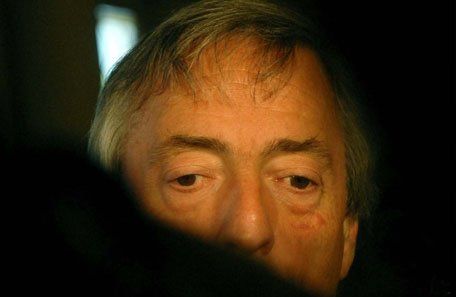 Néstor Kirchner decidió intervenir en la difícil crisis entre Venezuela y Colombia y pone a prueba su capacidad negociadora