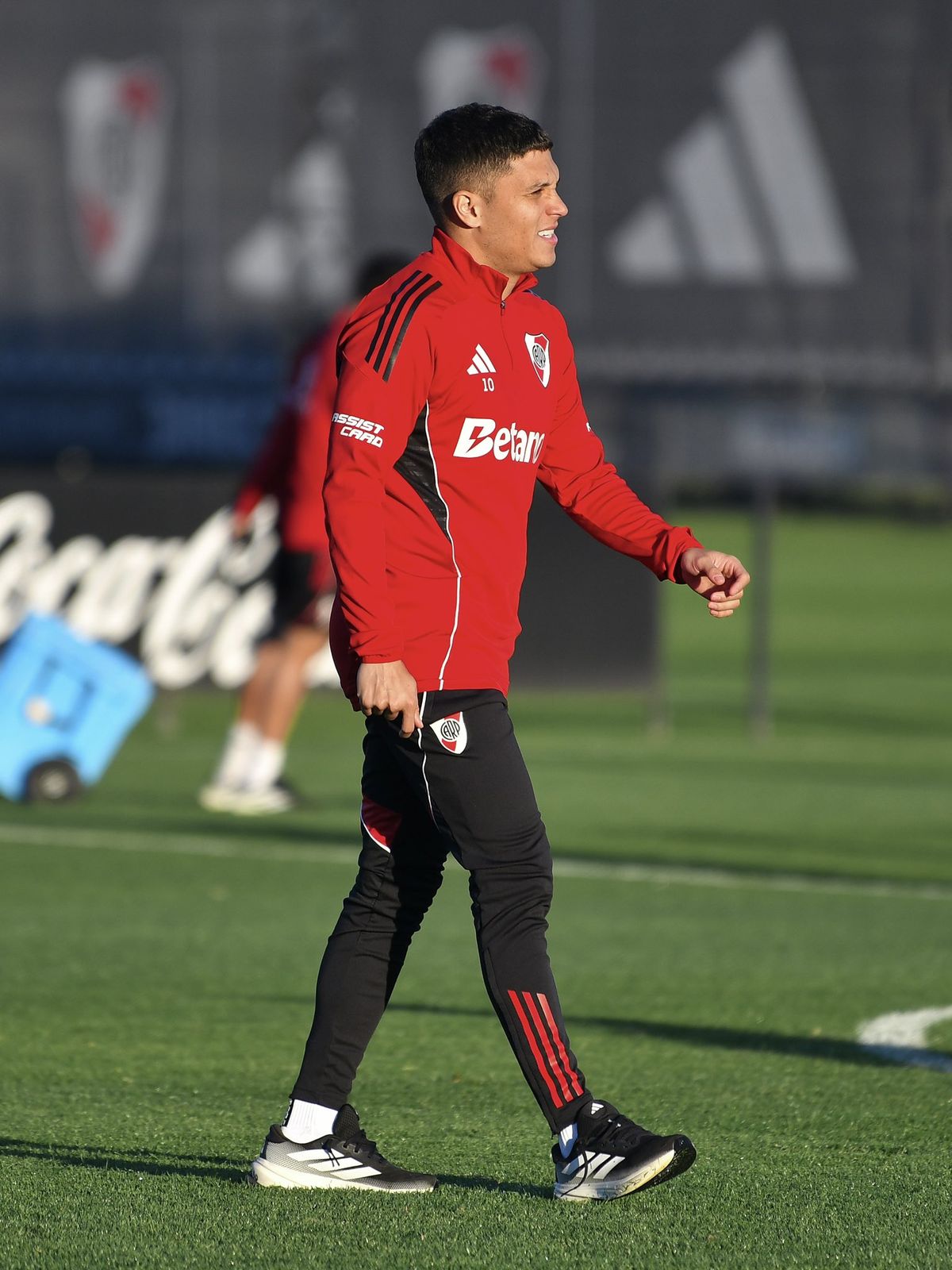 Juanfer Quintero sería titular en River por la Copa Sudamericana. Juanfer Quintero sería titular en River por la Copa Sudamericana.