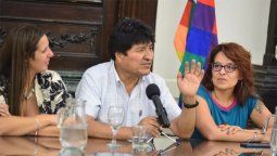 Evo Morales fue recibido por senadores y diputados en la  Legislatura