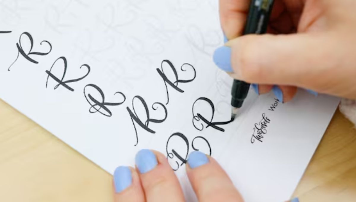 Qué significa escribir siempre en mayúsculas, según la grafología