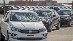 Cerca de 100.000 autos 0Km esperan ser vendidos en las concesionarias