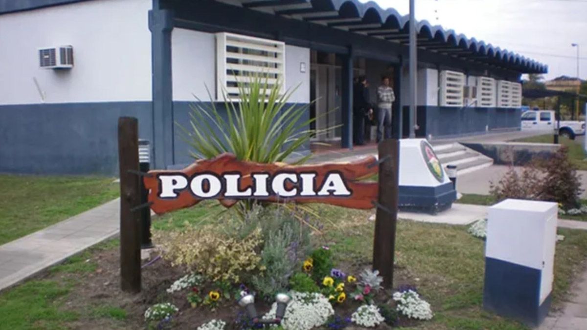 La sede policial de Chajarí, Entre Ríos, donde quedó detenido el hombre por el supuesto femicidio de su esposa