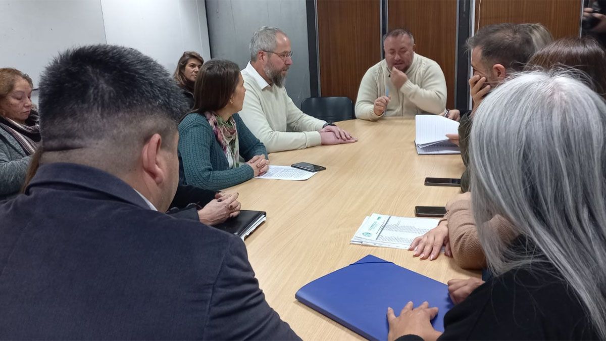 AMPROS y ATE rechazaron las ofertas en paritarias: 