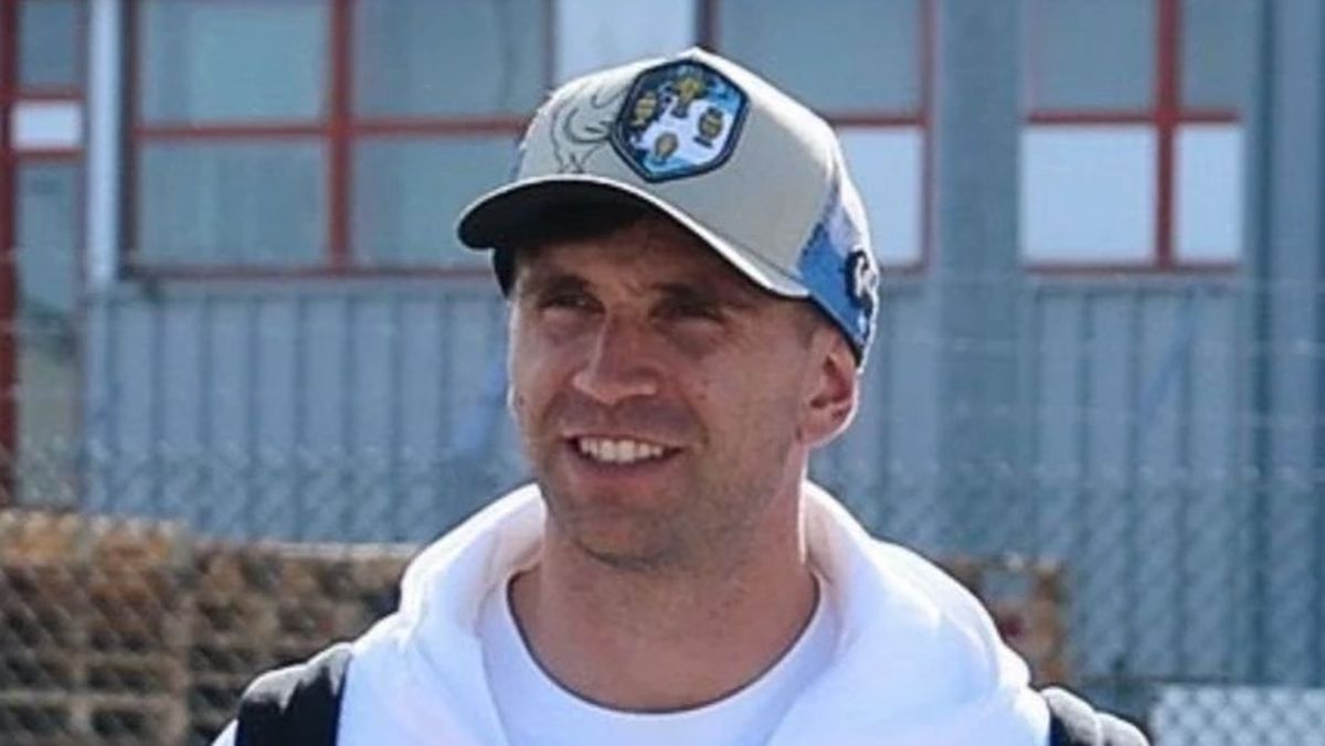 El arquero llegó a Francia con una gorra de la Selección argentina. El arquero llegó a Francia con una gorra de la Selección argentina.