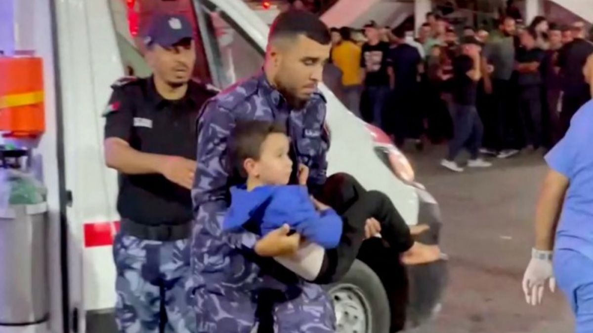 Israel bombardeó un hospital de la Franja de Gaza y hay más de 200 muertos