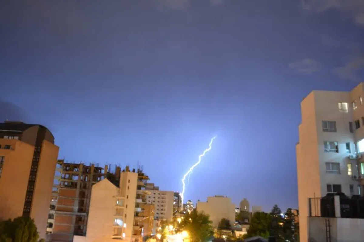 No salgas cuando se encuentre la lluvia No salgas cuando se encuentre la lluvia