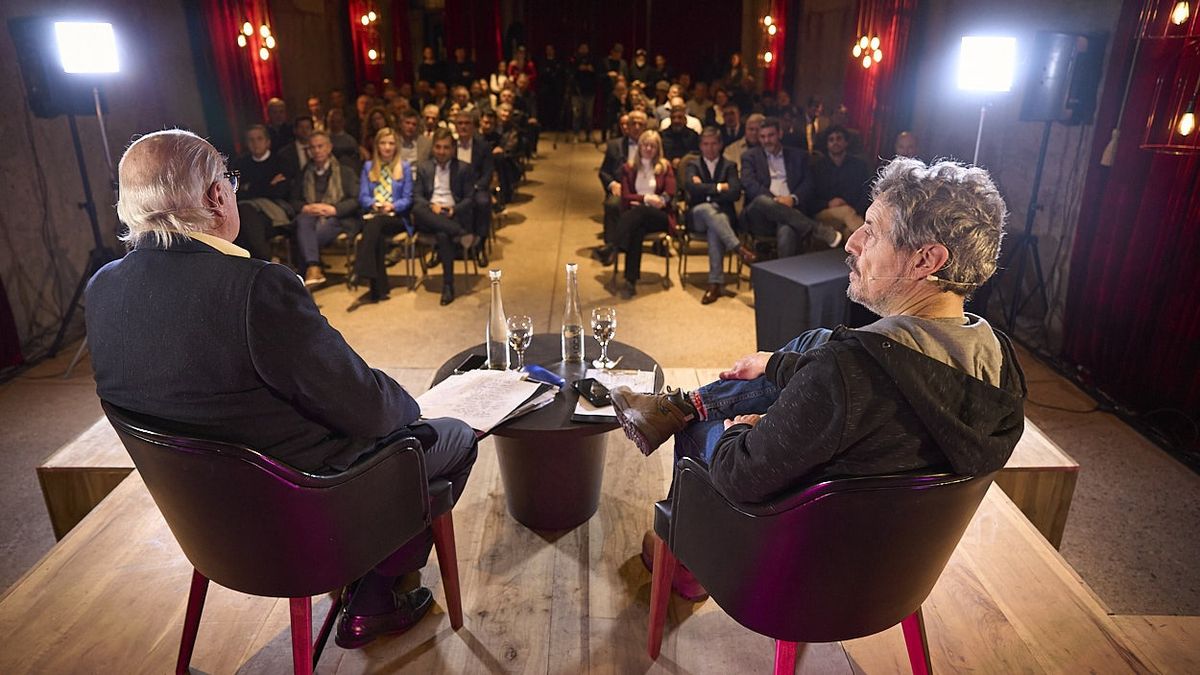 Andrés Gabrielli moderó la charla de Andrés Gabrielli moderó la charla de